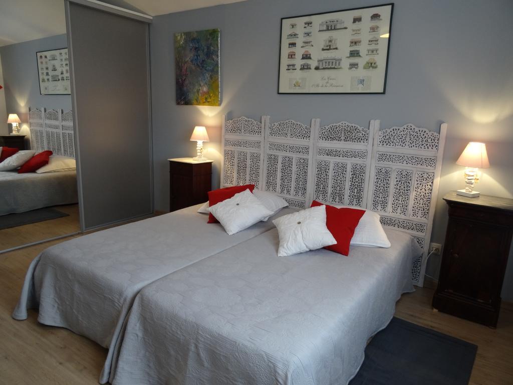 Une Chambre En Ville Savigneux  Kültér fotó